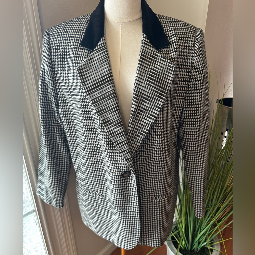 Sag Harbor Black and White Checkered Jacket